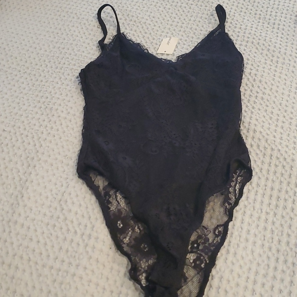 NWT Lace Bodysuit by Mi Ami by Francesca’s — size XXS